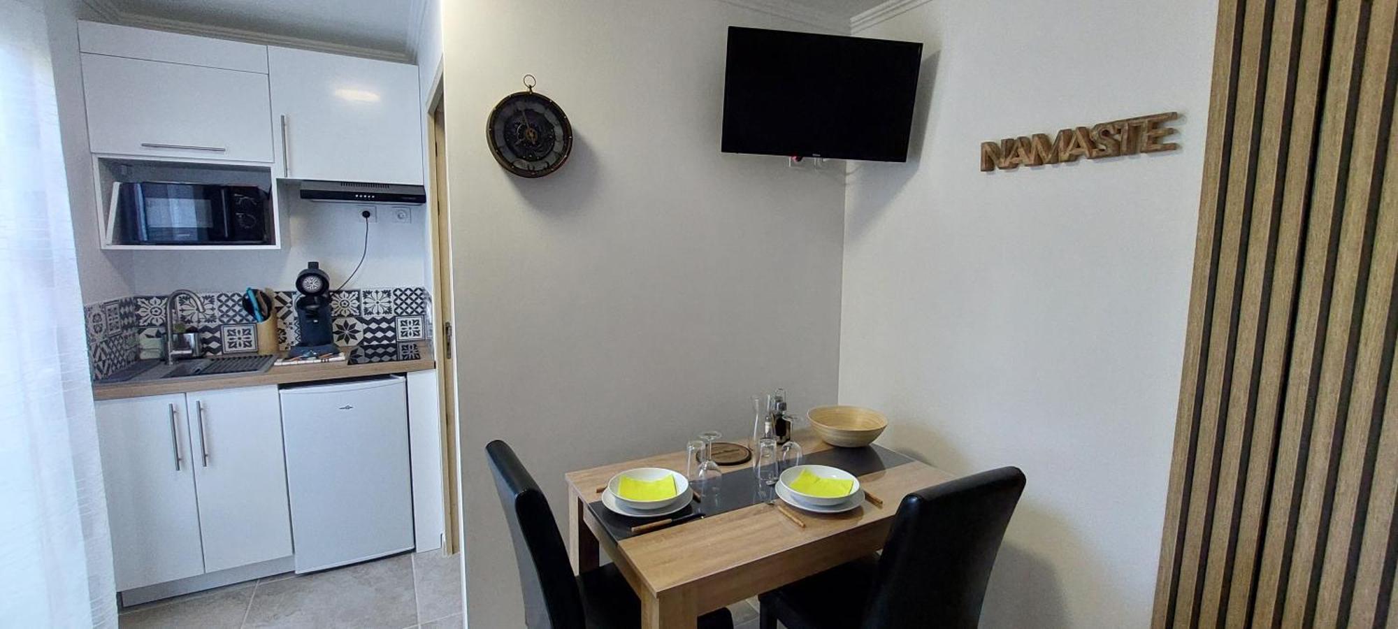 Gite De L'Olivier, Classe, Climatise, Jardin Avec Parking Gratuit Devant Le Logement Et A 5 Minutes Du Centre-Ville A Pied LʼIsle-sur-la-Sorgue Exteriér fotografie
