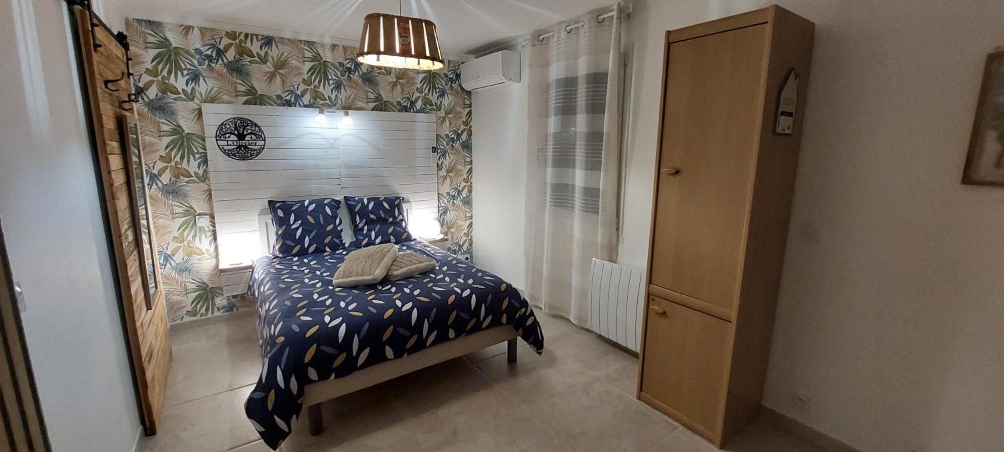 Gite De L'Olivier, Classe, Climatise, Jardin Avec Parking Gratuit Devant Le Logement Et A 5 Minutes Du Centre-Ville A Pied LʼIsle-sur-la-Sorgue Exteriér fotografie